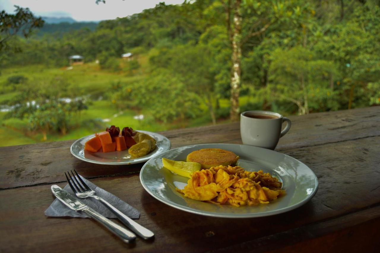 Donde Se Oculta El Sol Hotel บีญาการ์ซอน ภายนอก รูปภาพ